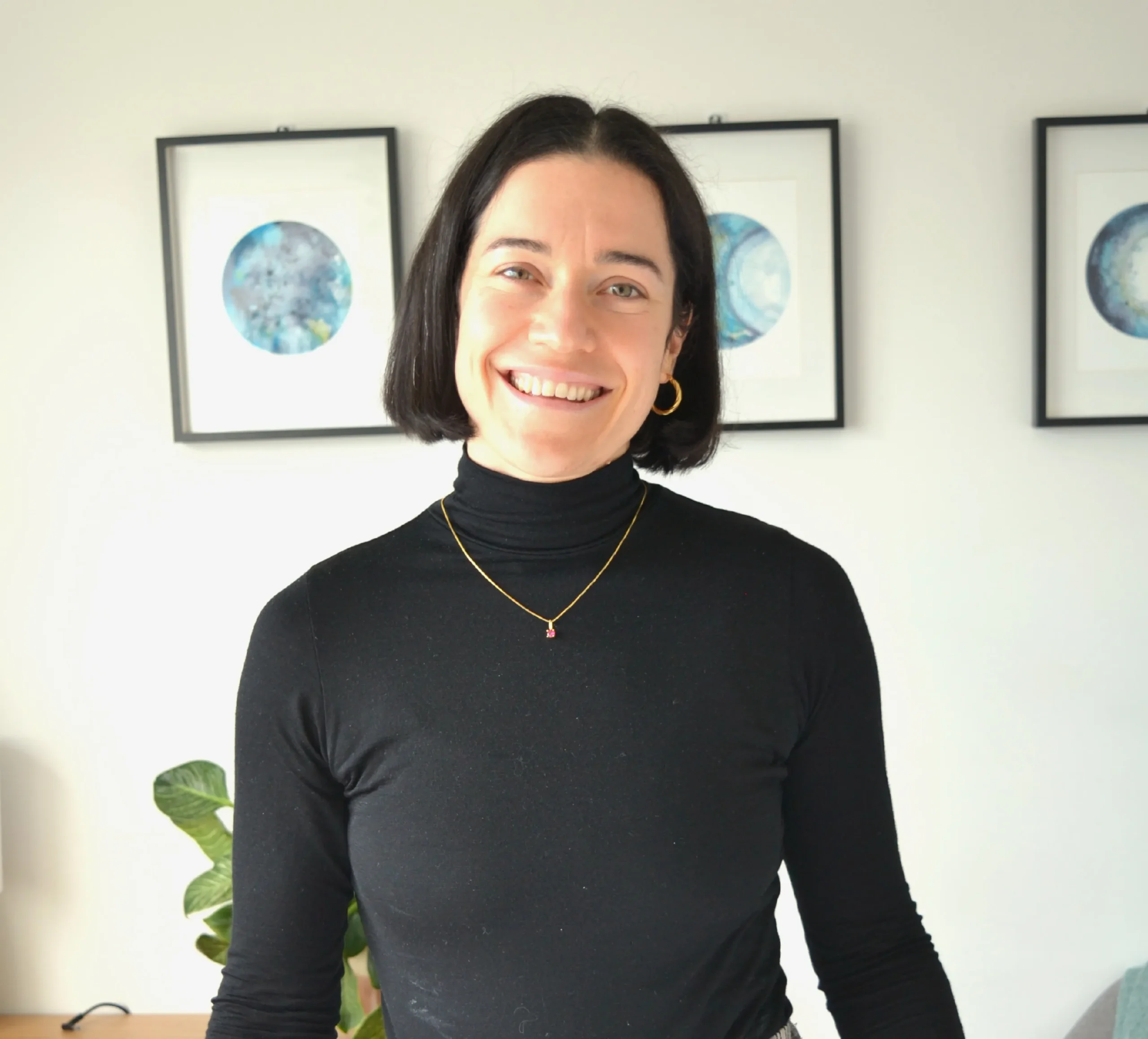 A Qi Medicine practitioner, warm and welcoming